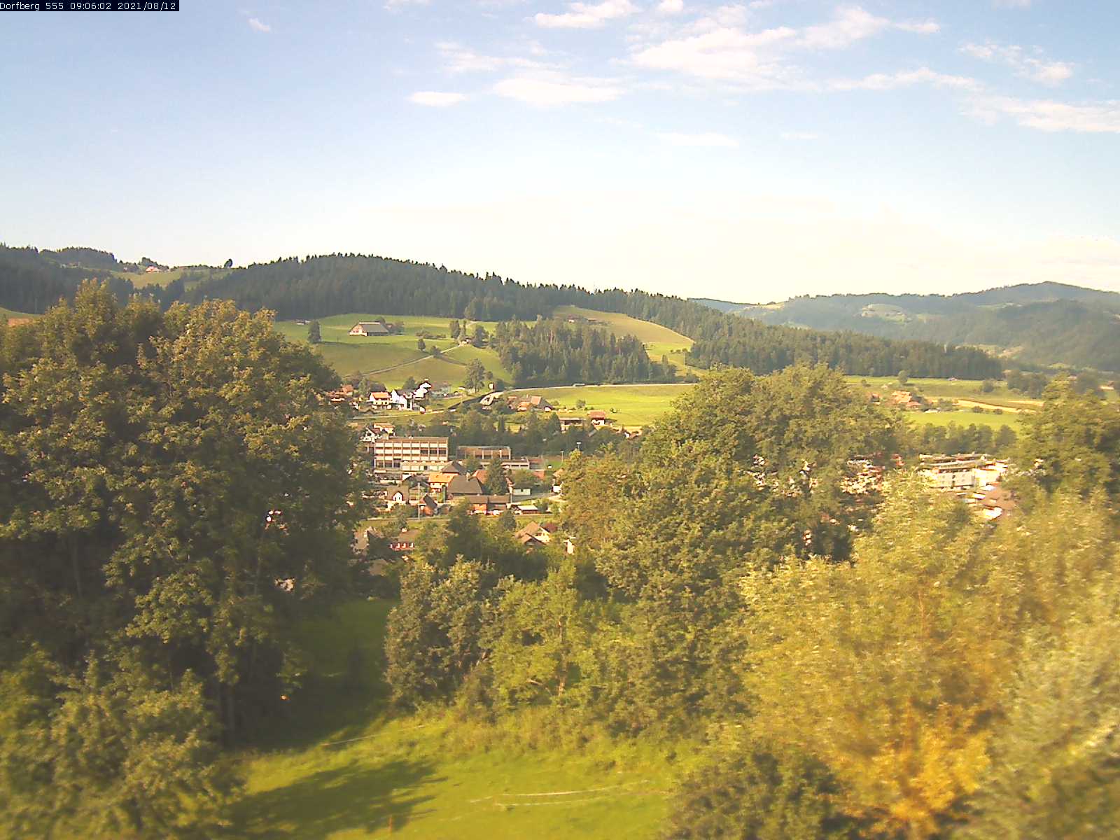 Webcam-Bild: Aussicht vom Dorfberg in Langnau 20210812-090601