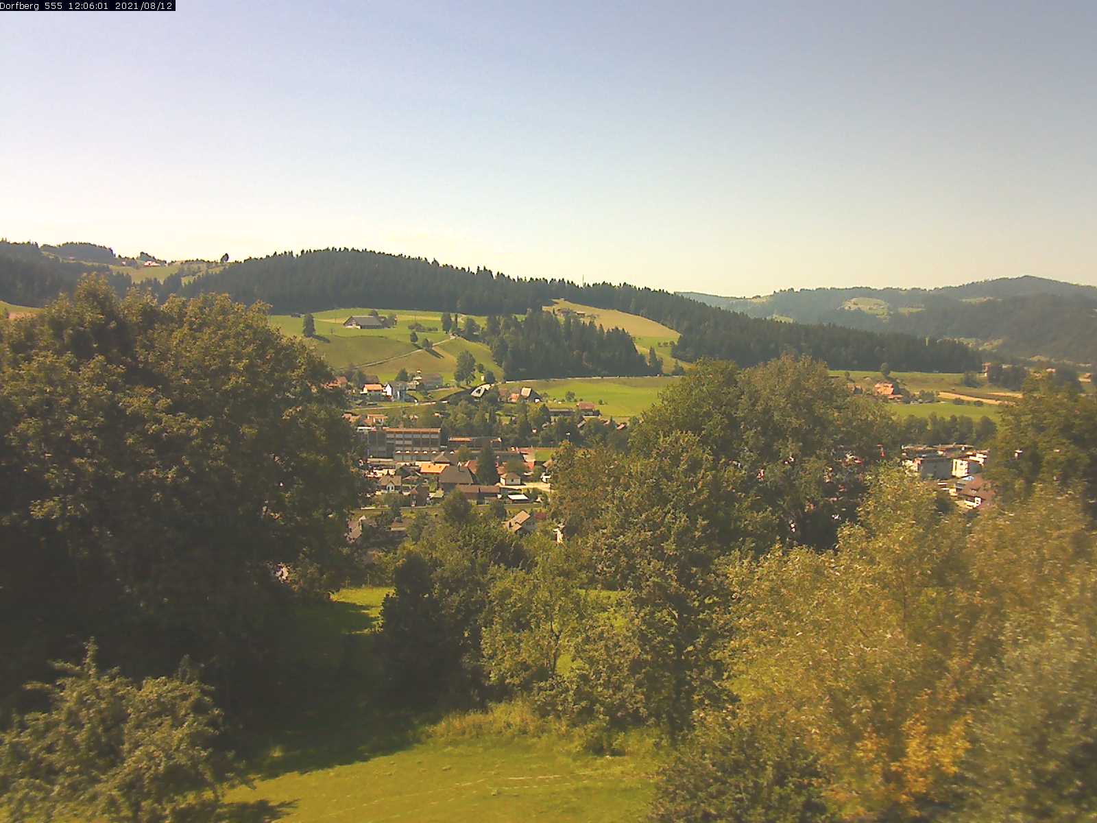 Webcam-Bild: Aussicht vom Dorfberg in Langnau 20210812-120601