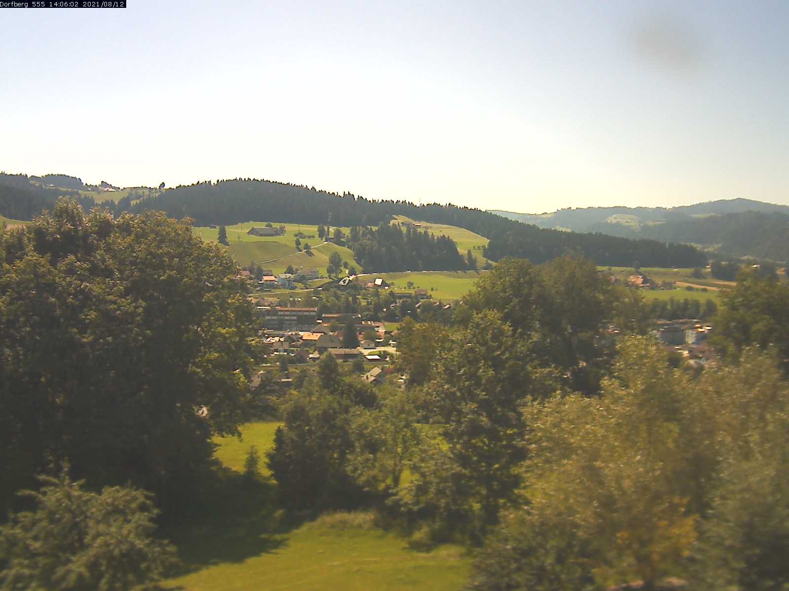 Webcam-Bild: Aussicht vom Dorfberg in Langnau 20210812-140601