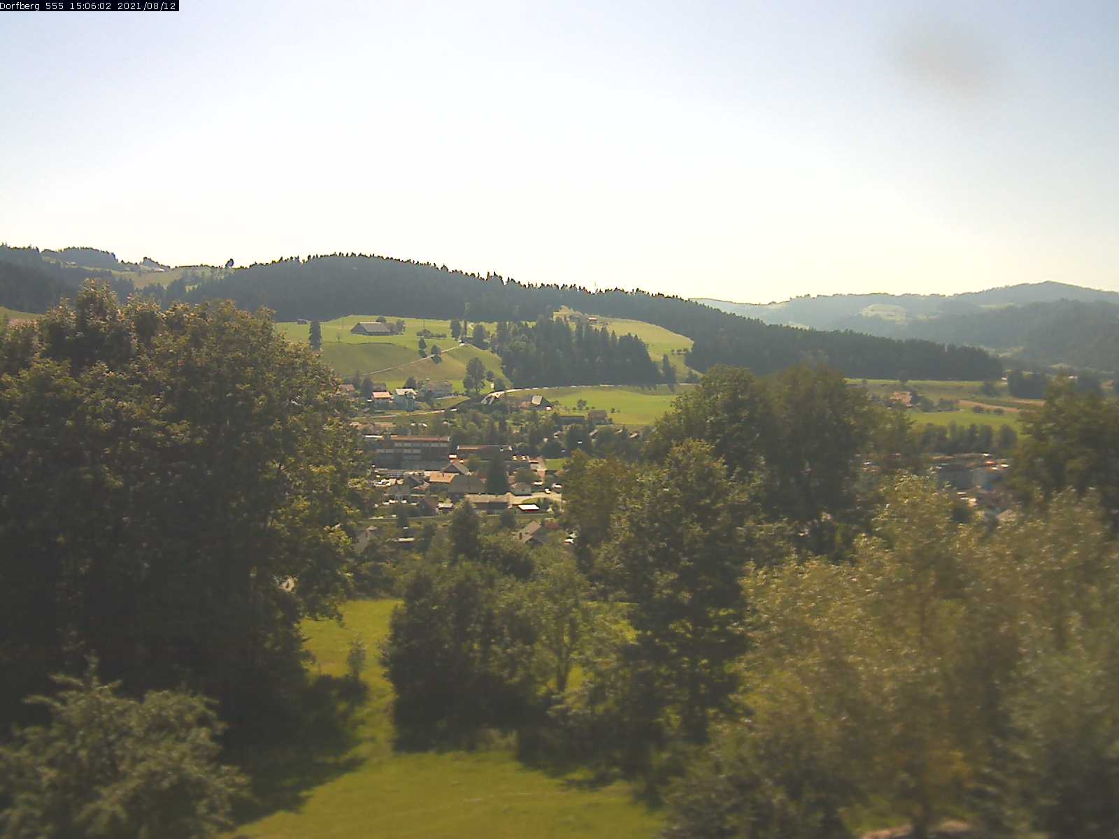 Webcam-Bild: Aussicht vom Dorfberg in Langnau 20210812-150601