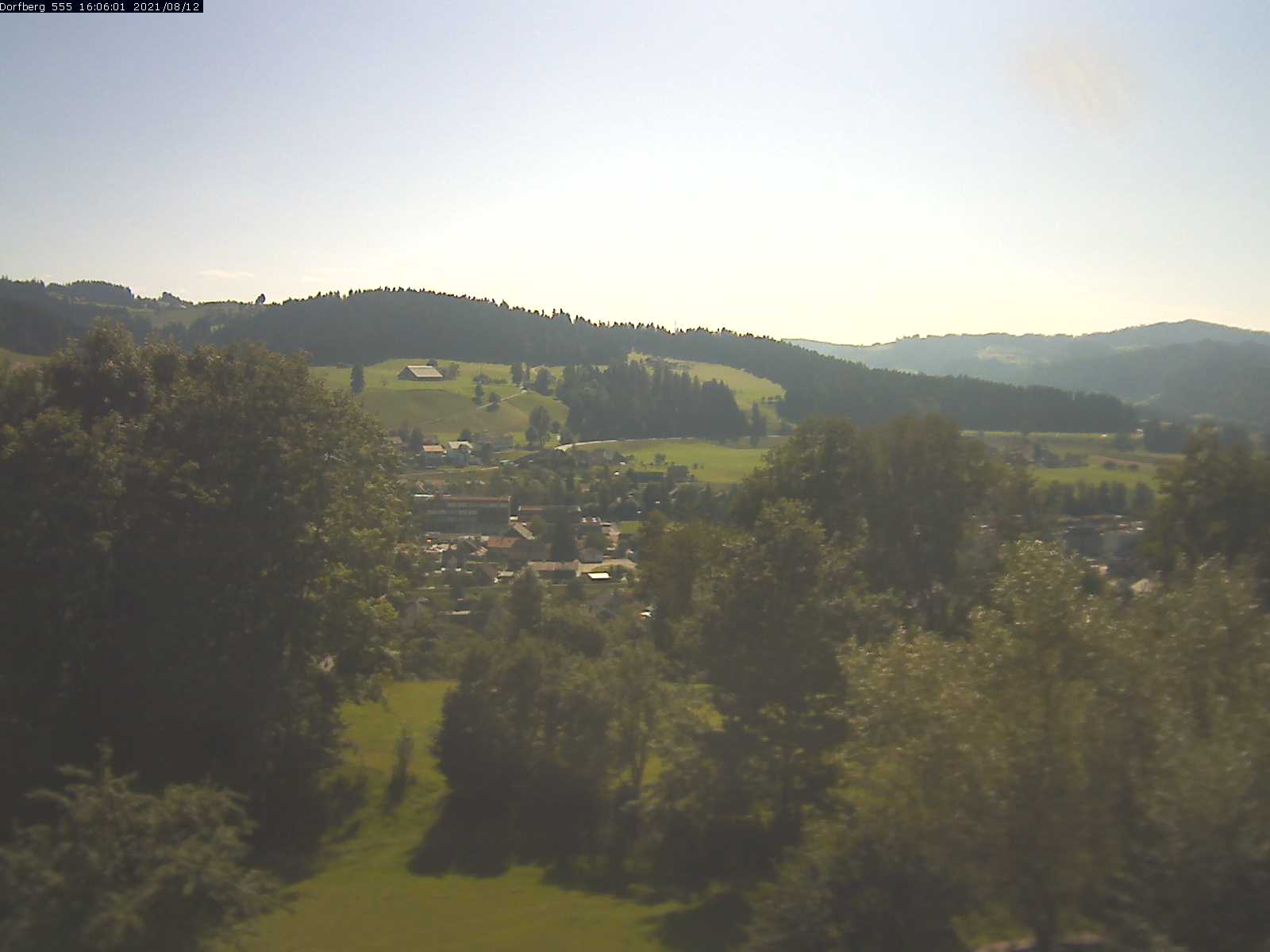 Webcam-Bild: Aussicht vom Dorfberg in Langnau 20210812-160601