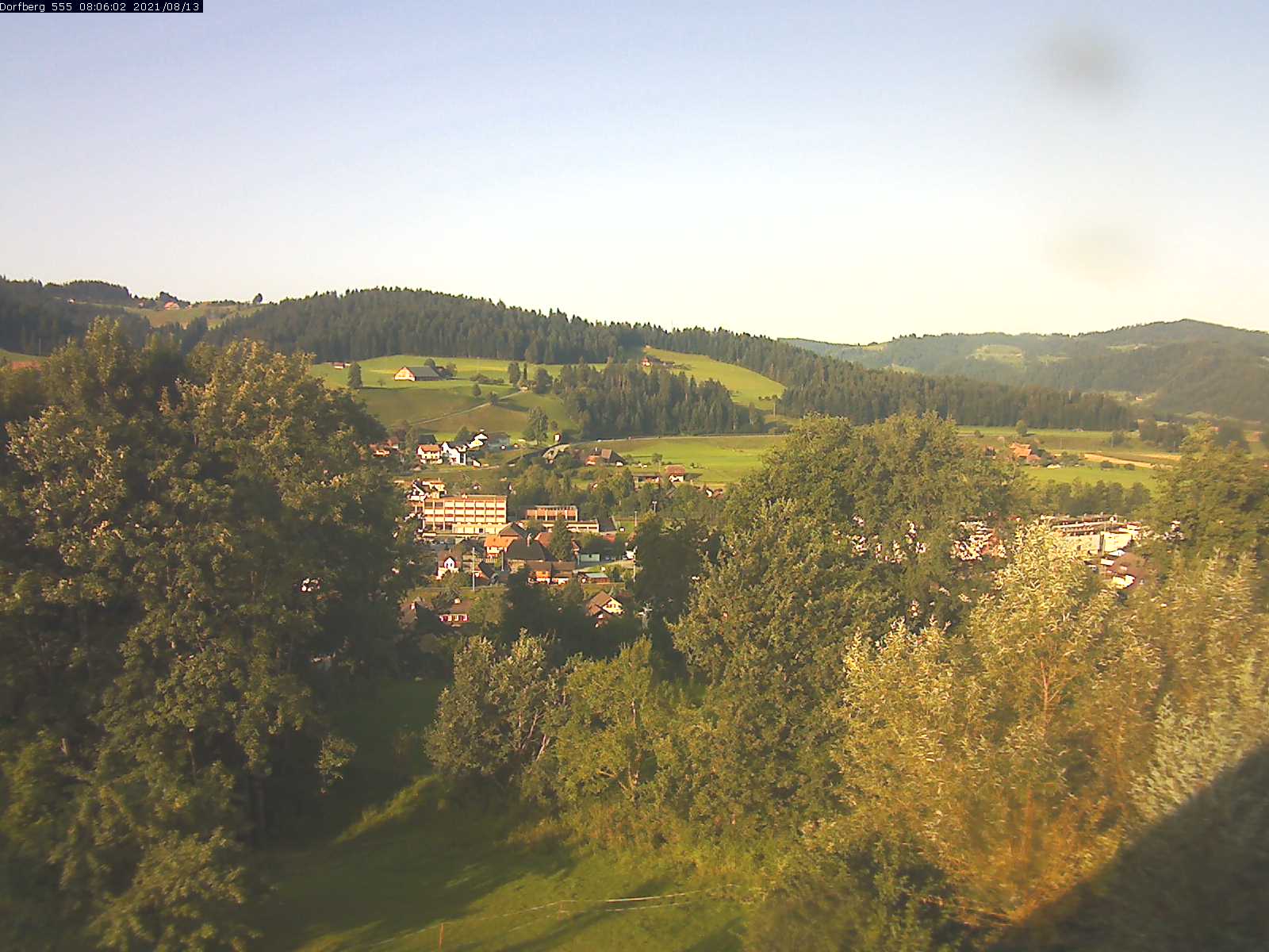 Webcam-Bild: Aussicht vom Dorfberg in Langnau 20210813-080601