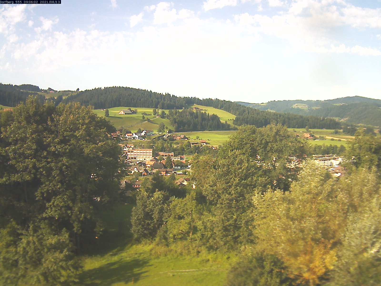 Webcam-Bild: Aussicht vom Dorfberg in Langnau 20210813-090601