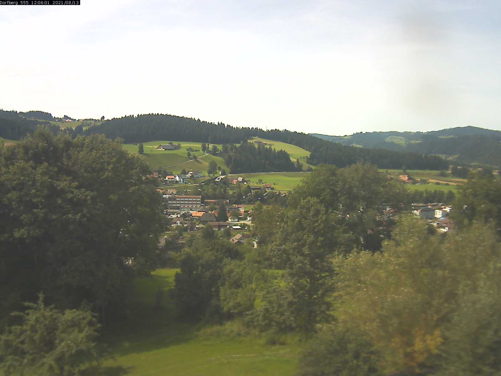 Webcam-Bild: Aussicht vom Dorfberg in Langnau 20210813-120601
