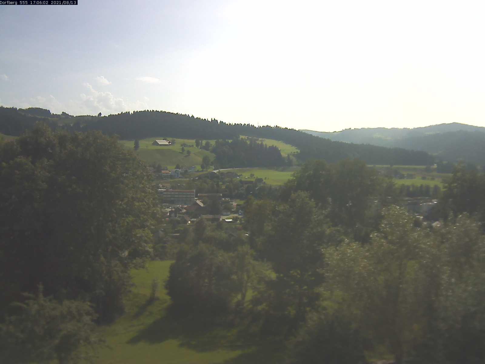 Webcam-Bild: Aussicht vom Dorfberg in Langnau 20210813-170601