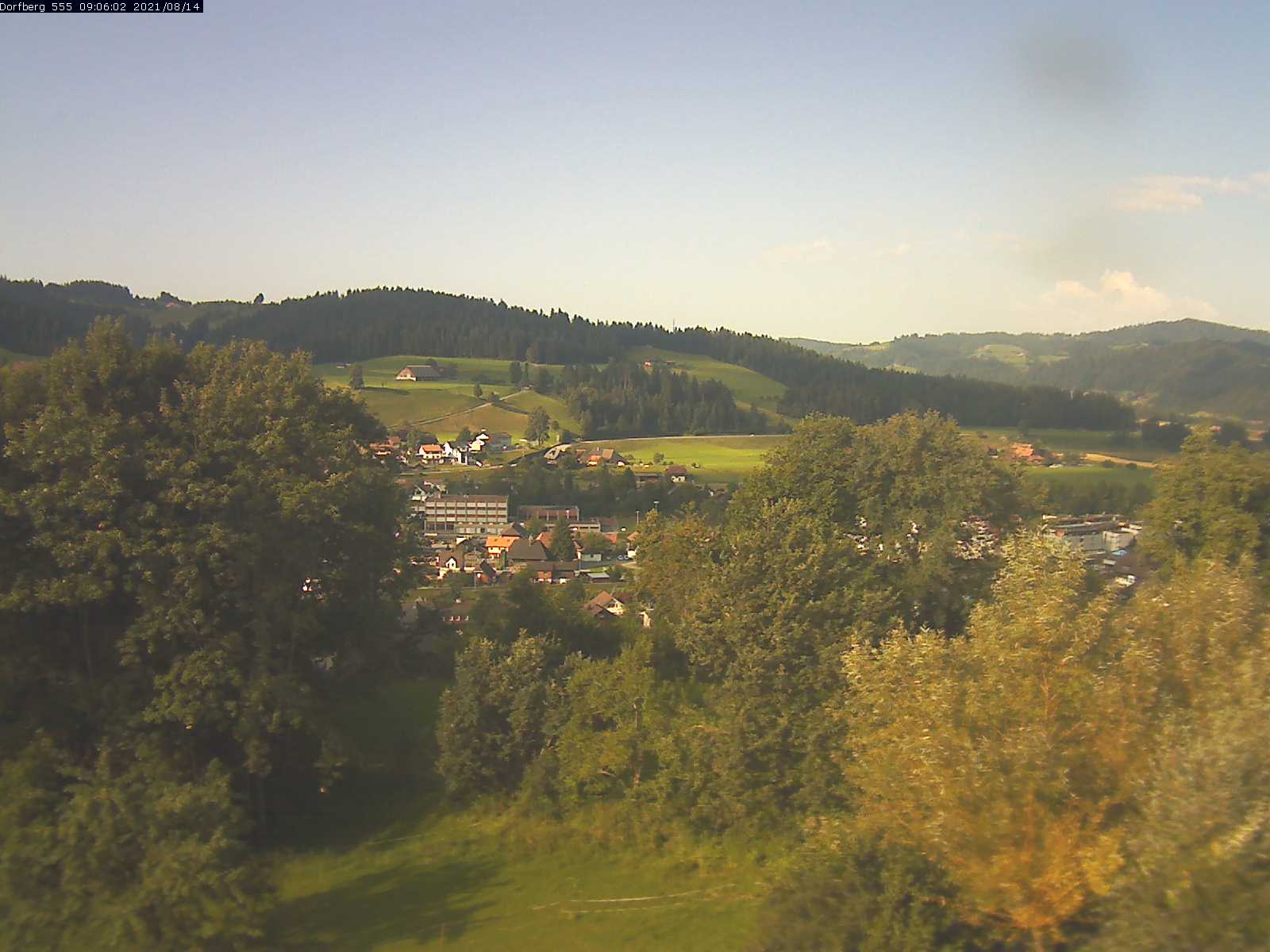 Webcam-Bild: Aussicht vom Dorfberg in Langnau 20210814-090601