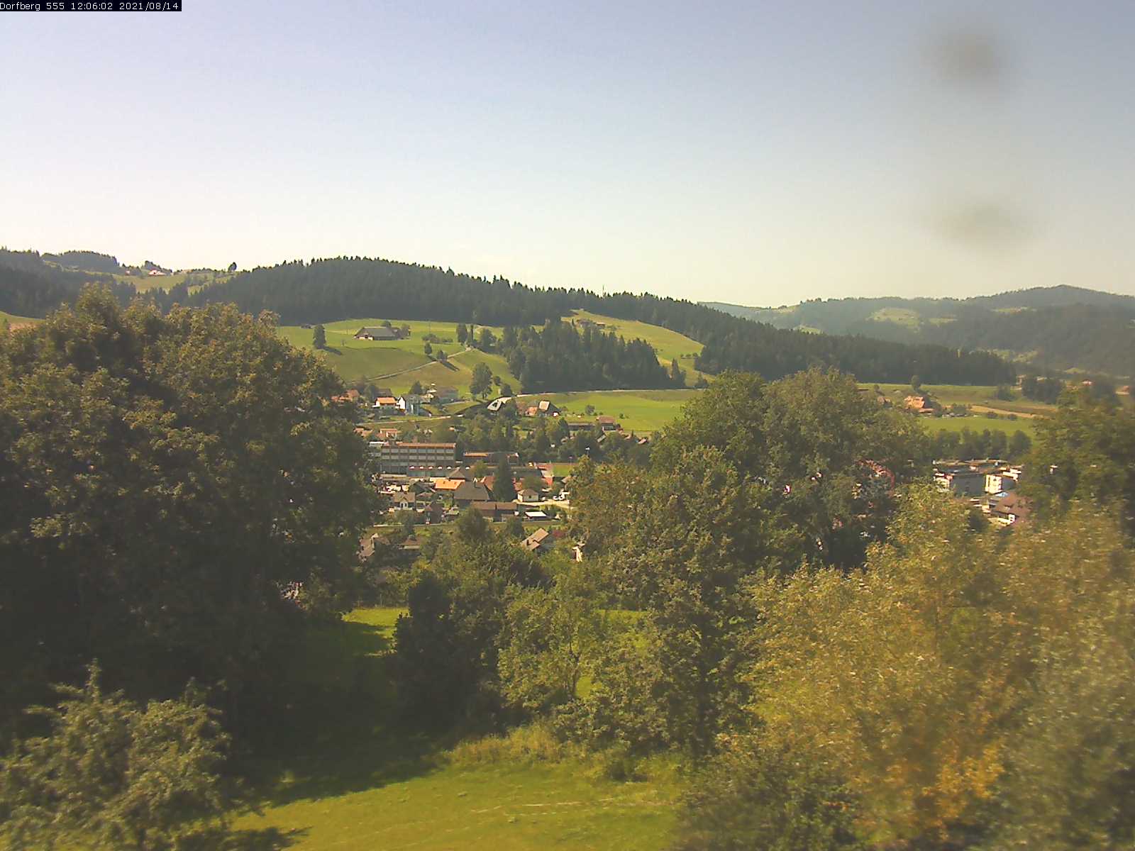 Webcam-Bild: Aussicht vom Dorfberg in Langnau 20210814-120601