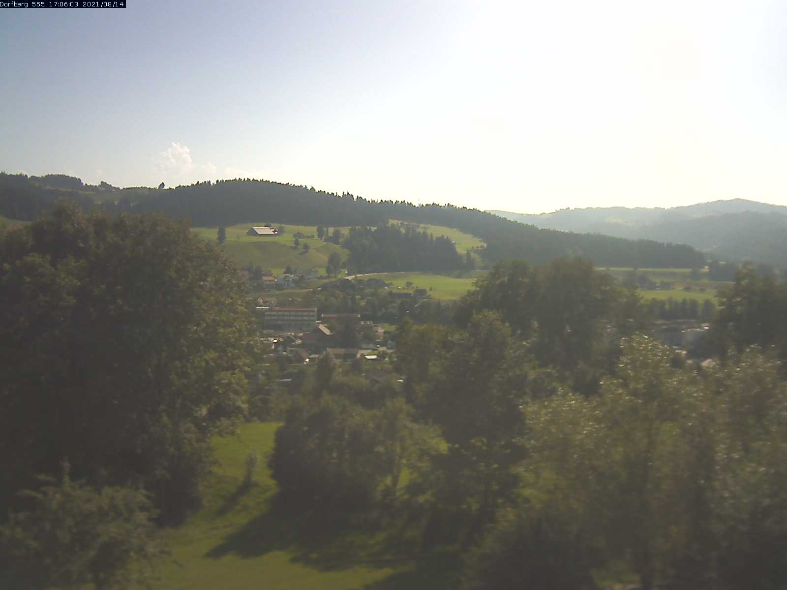 Webcam-Bild: Aussicht vom Dorfberg in Langnau 20210814-170601