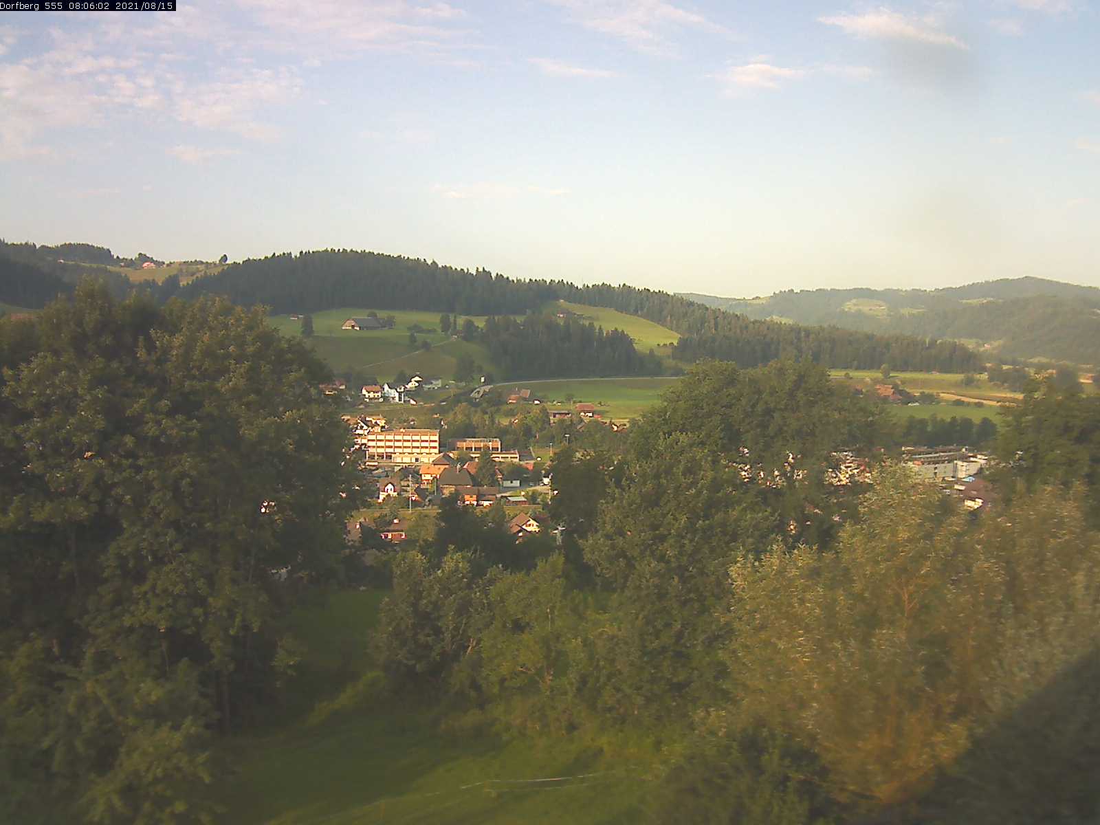 Webcam-Bild: Aussicht vom Dorfberg in Langnau 20210815-080601