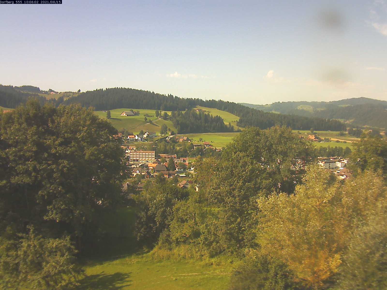 Webcam-Bild: Aussicht vom Dorfberg in Langnau 20210815-100601