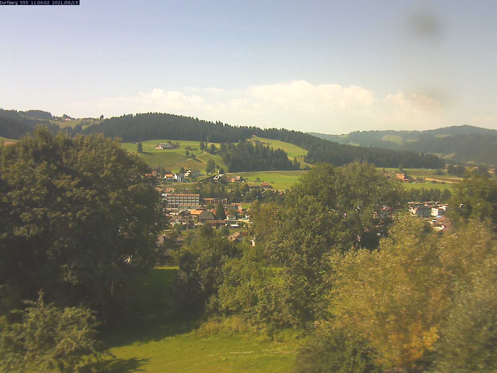 Webcam-Bild: Aussicht vom Dorfberg in Langnau 20210815-110601
