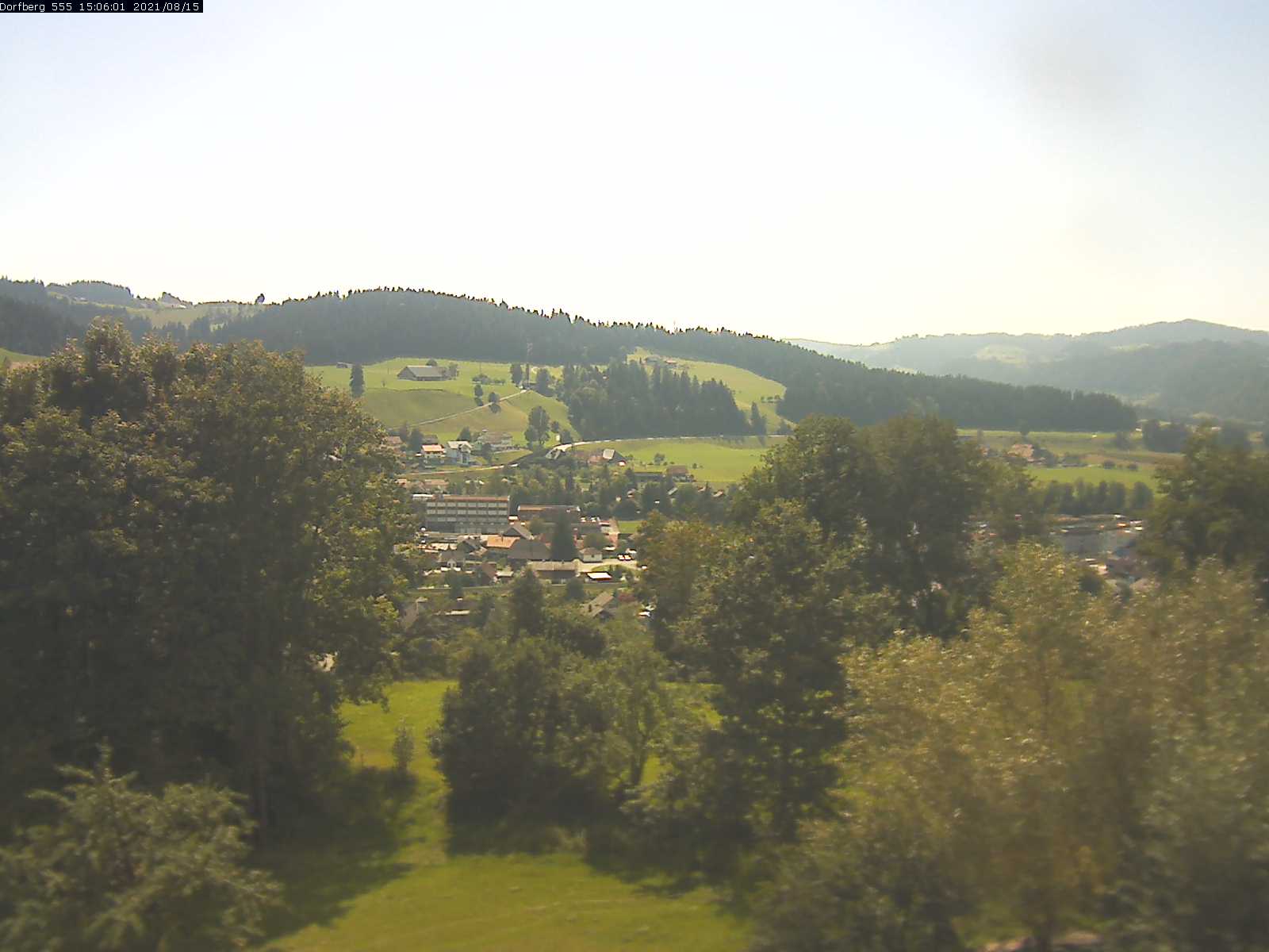 Webcam-Bild: Aussicht vom Dorfberg in Langnau 20210815-150601