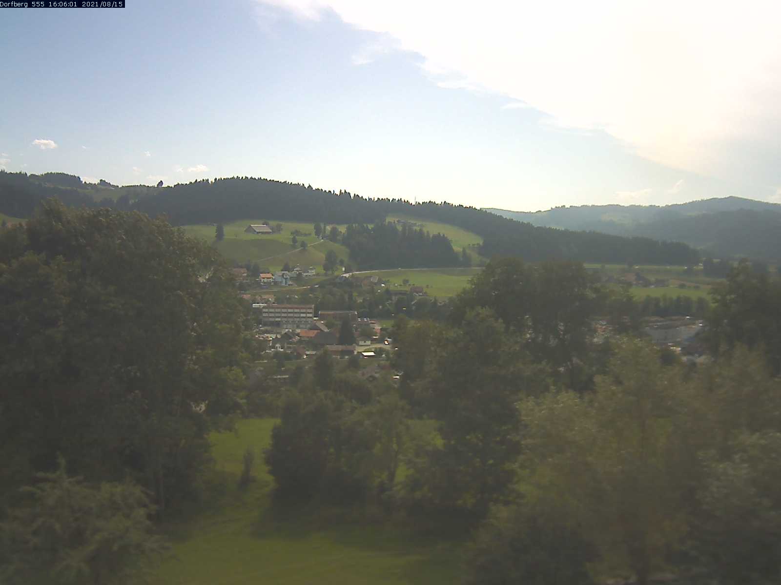 Webcam-Bild: Aussicht vom Dorfberg in Langnau 20210815-160601