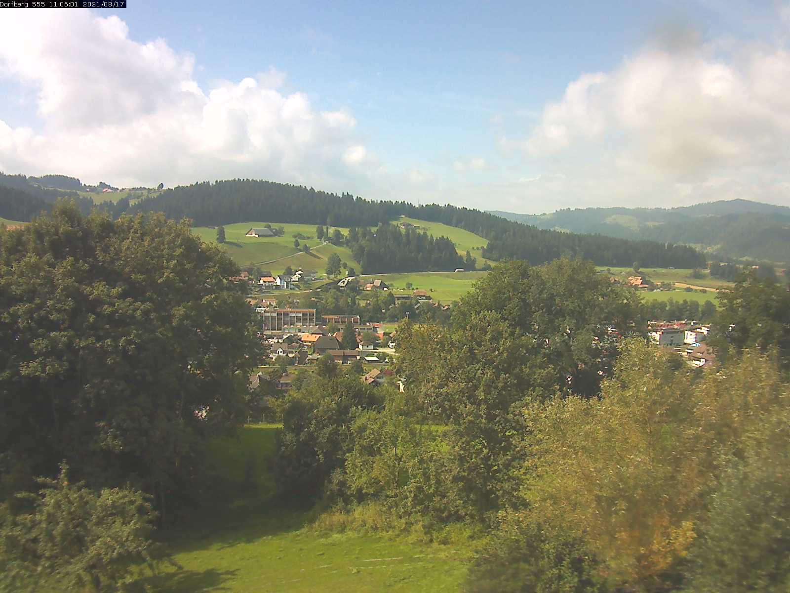 Webcam-Bild: Aussicht vom Dorfberg in Langnau 20210817-110601