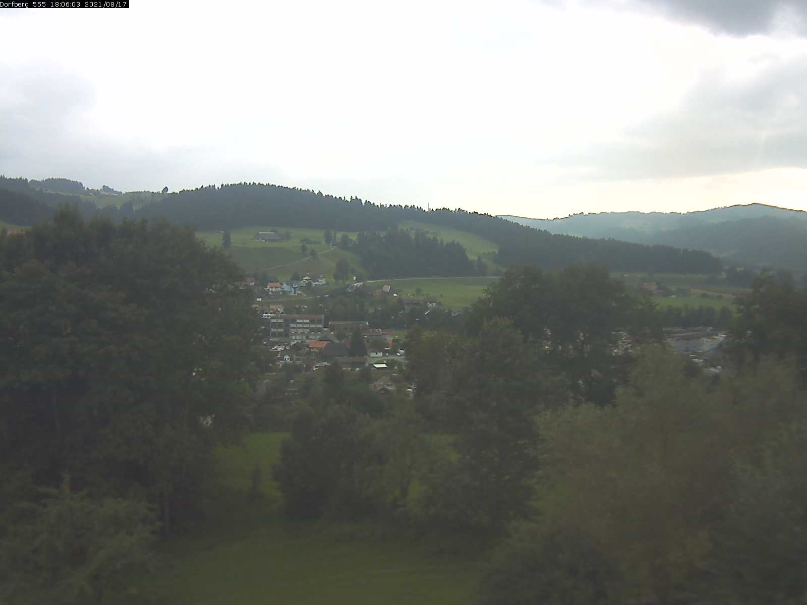 Webcam-Bild: Aussicht vom Dorfberg in Langnau 20210817-180601