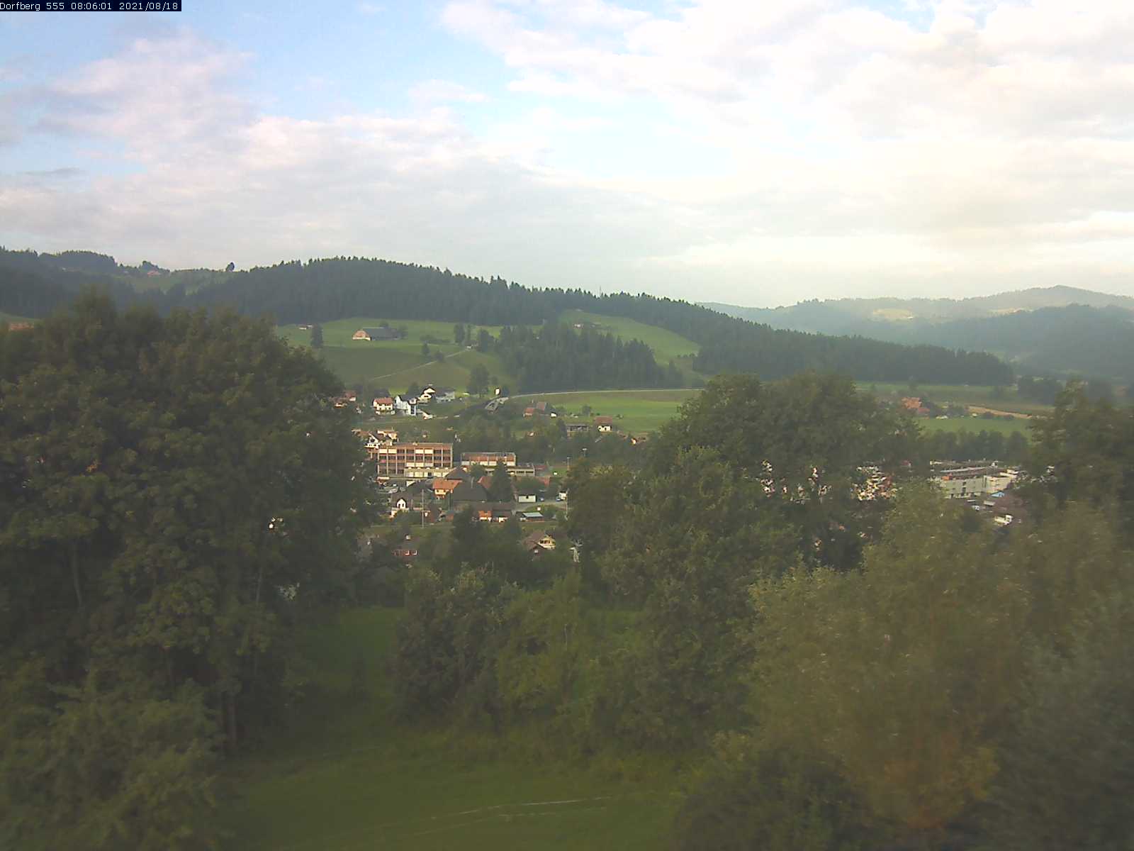 Webcam-Bild: Aussicht vom Dorfberg in Langnau 20210818-080601