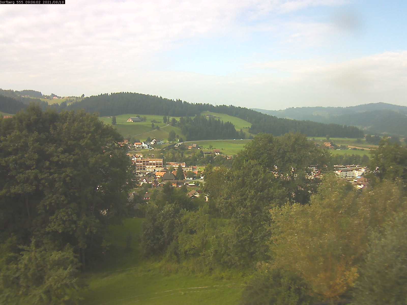 Webcam-Bild: Aussicht vom Dorfberg in Langnau 20210818-090601