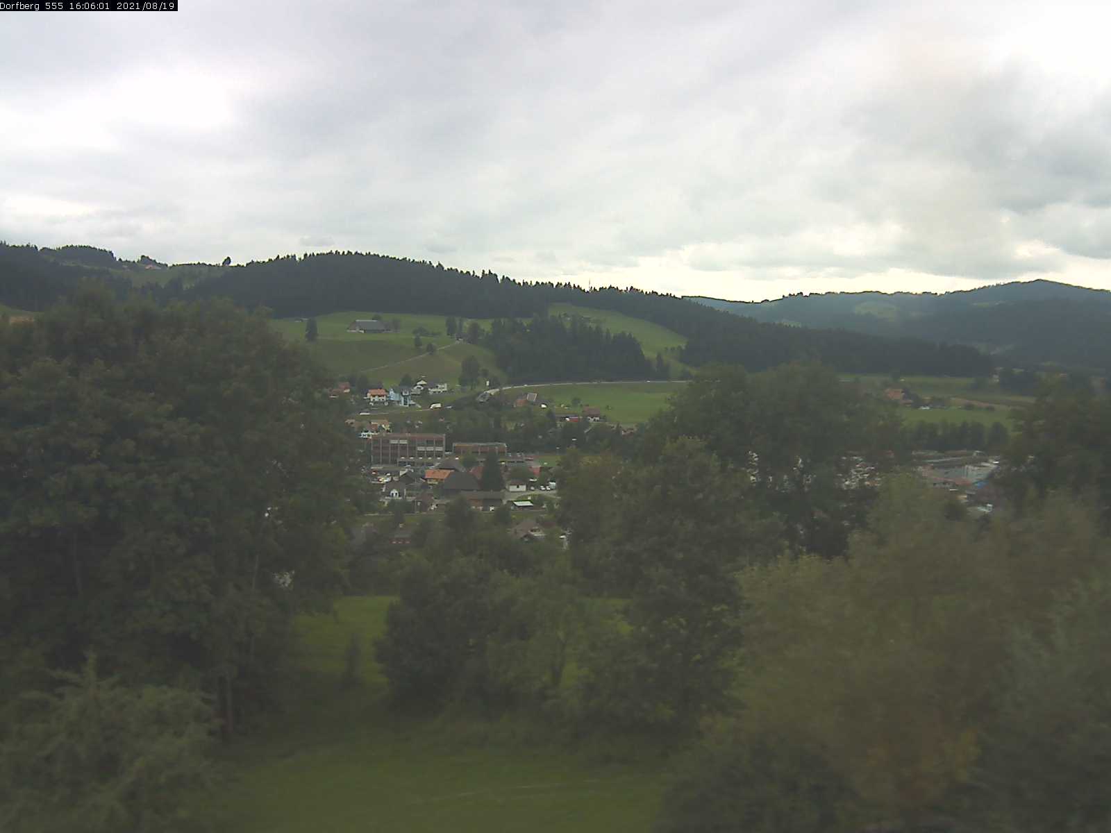 Webcam-Bild: Aussicht vom Dorfberg in Langnau 20210819-160601