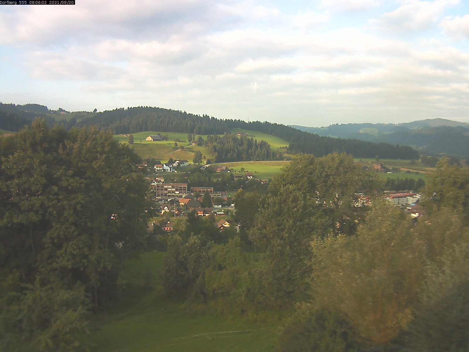Webcam-Bild: Aussicht vom Dorfberg in Langnau 20210820-080601