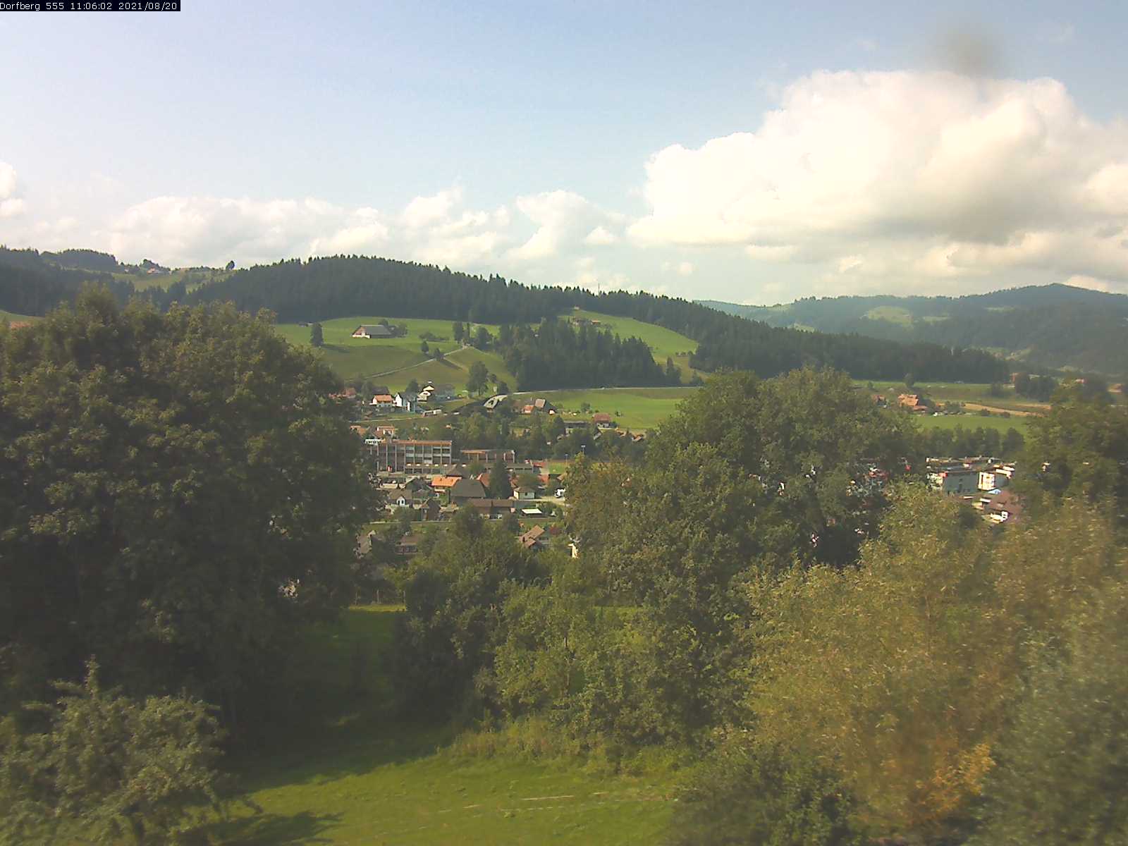 Webcam-Bild: Aussicht vom Dorfberg in Langnau 20210820-110601
