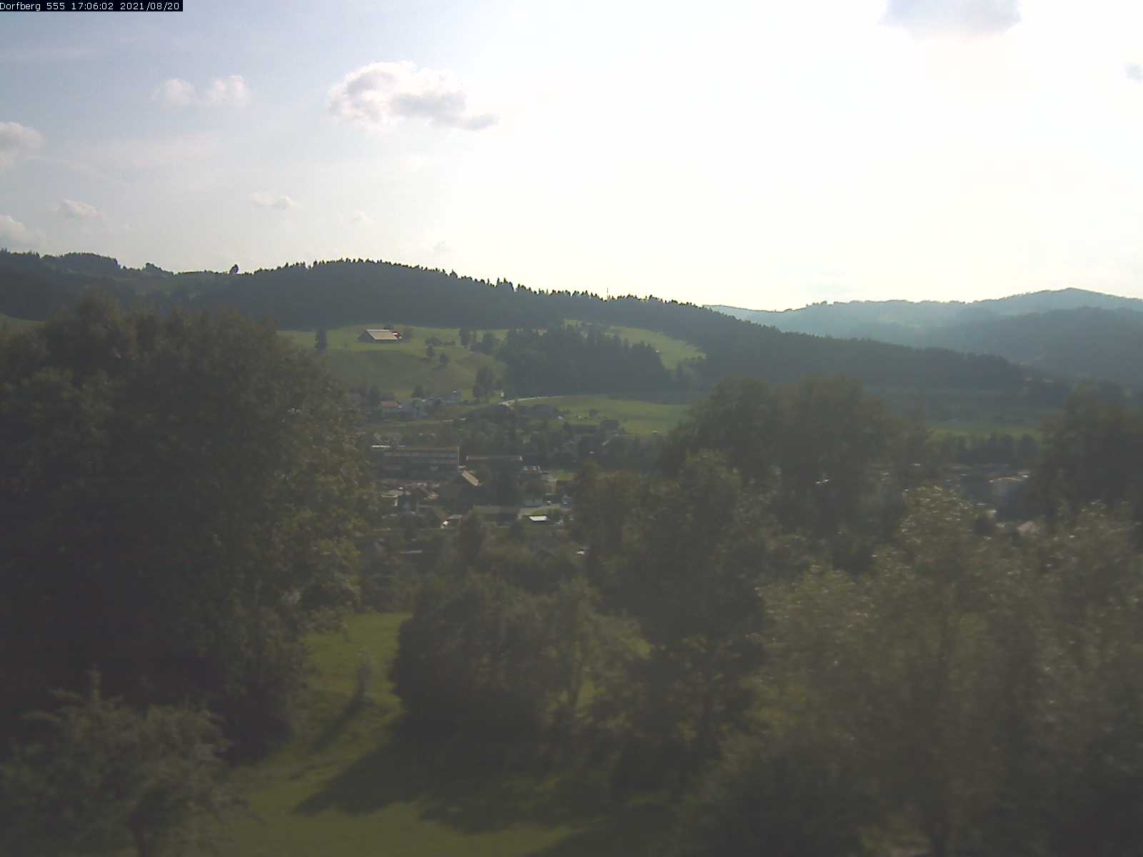 Webcam-Bild: Aussicht vom Dorfberg in Langnau 20210820-170601