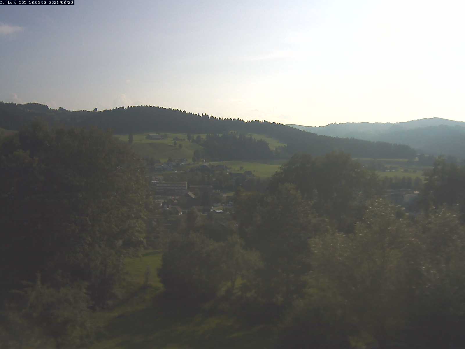 Webcam-Bild: Aussicht vom Dorfberg in Langnau 20210820-180601
