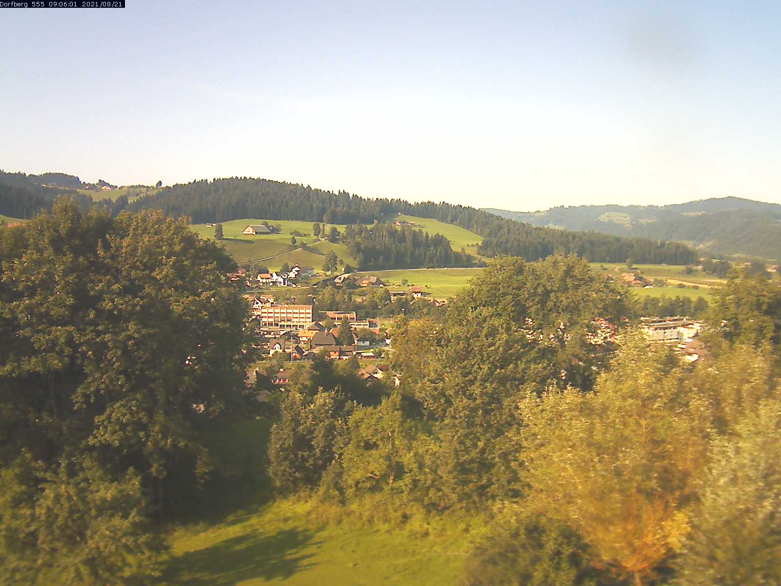 Webcam-Bild: Aussicht vom Dorfberg in Langnau 20210821-090601