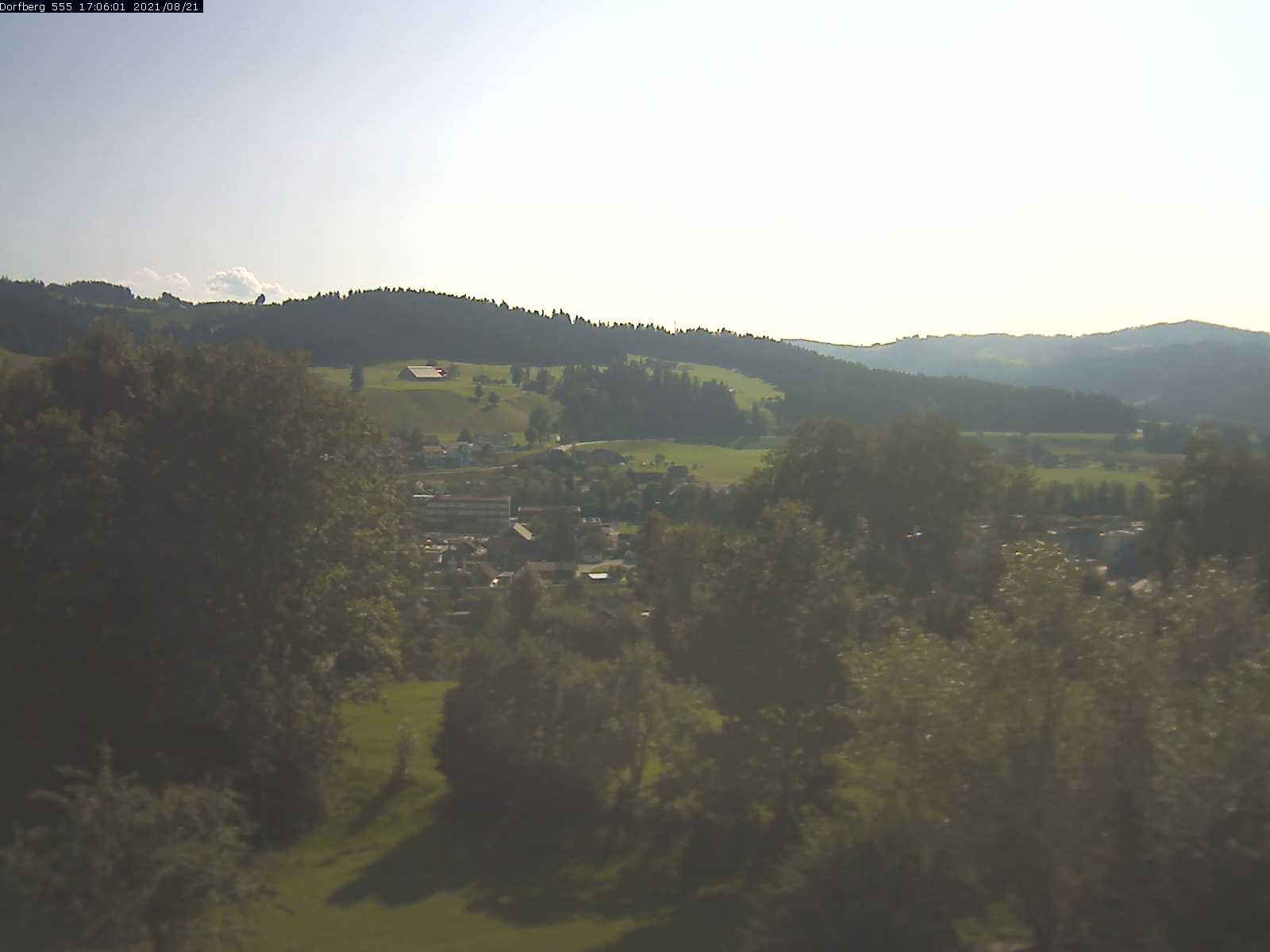 Webcam-Bild: Aussicht vom Dorfberg in Langnau 20210821-170601