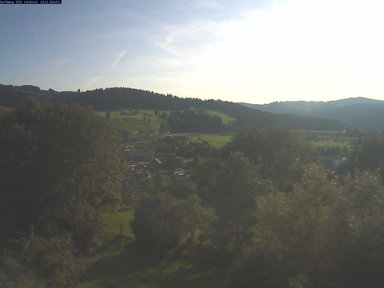 Webcam-Bild: Aussicht vom Dorfberg in Langnau 20210821-180601