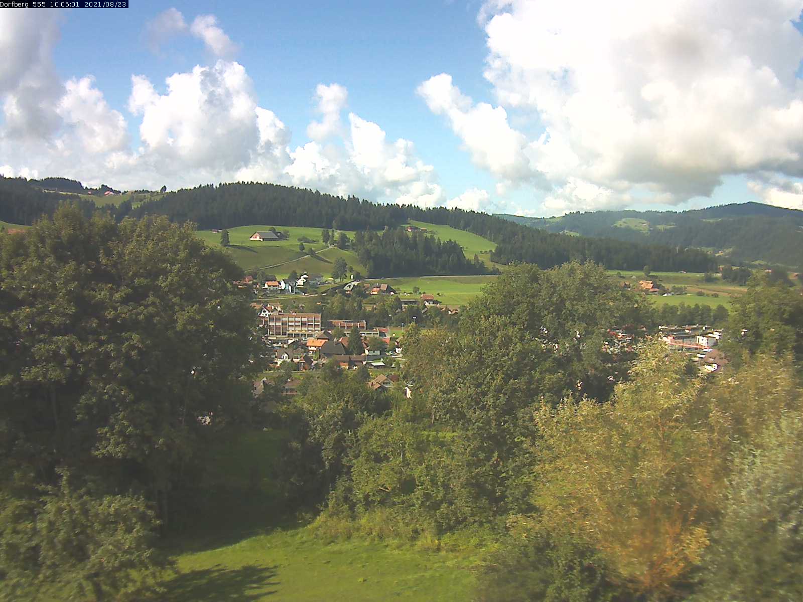 Webcam-Bild: Aussicht vom Dorfberg in Langnau 20210823-100601