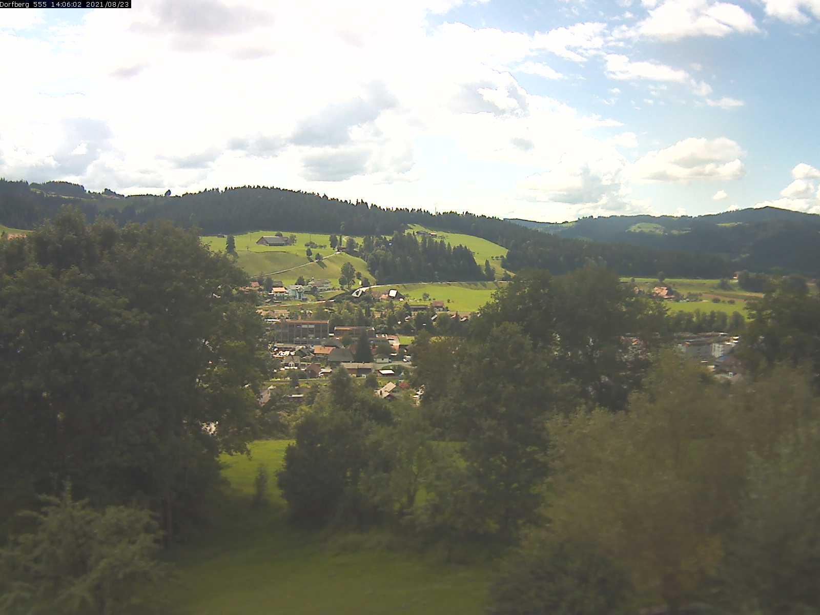 Webcam-Bild: Aussicht vom Dorfberg in Langnau 20210823-140601