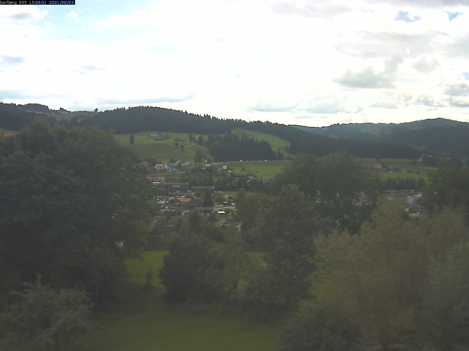 Webcam-Bild: Aussicht vom Dorfberg in Langnau 20210823-150601