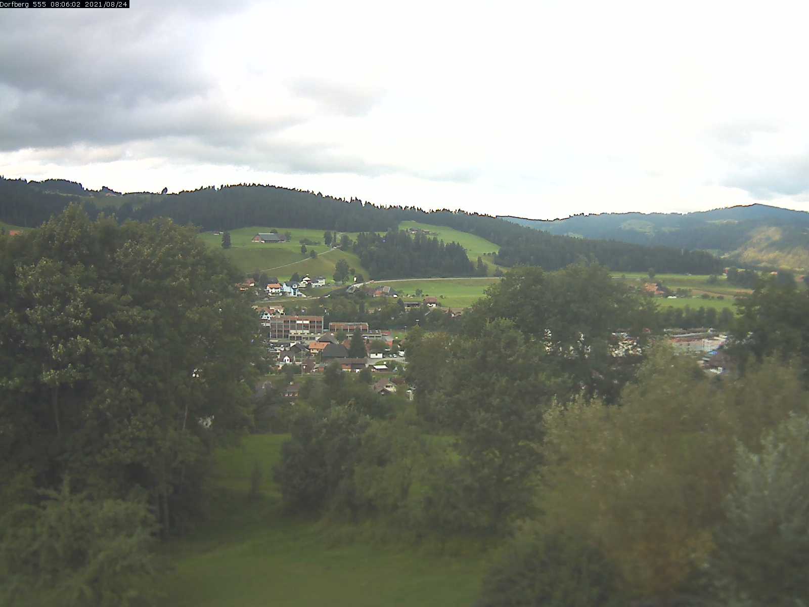 Webcam-Bild: Aussicht vom Dorfberg in Langnau 20210824-080601
