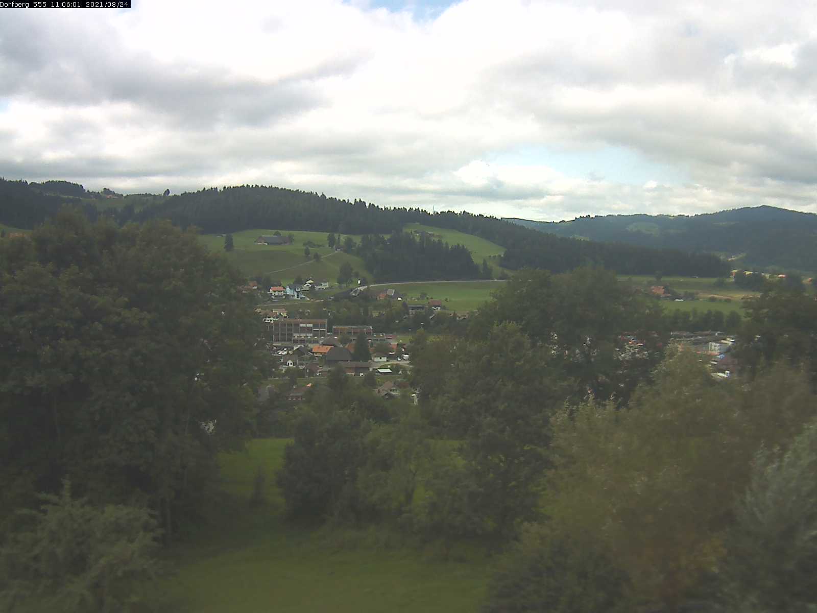 Webcam-Bild: Aussicht vom Dorfberg in Langnau 20210824-110601