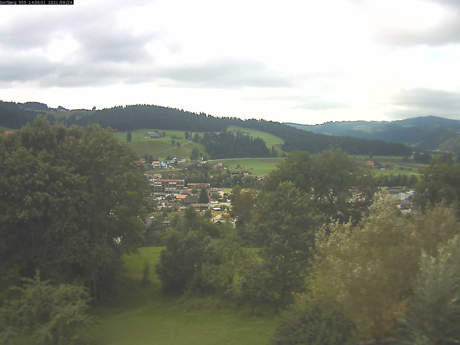 Webcam-Bild: Aussicht vom Dorfberg in Langnau 20210824-140601