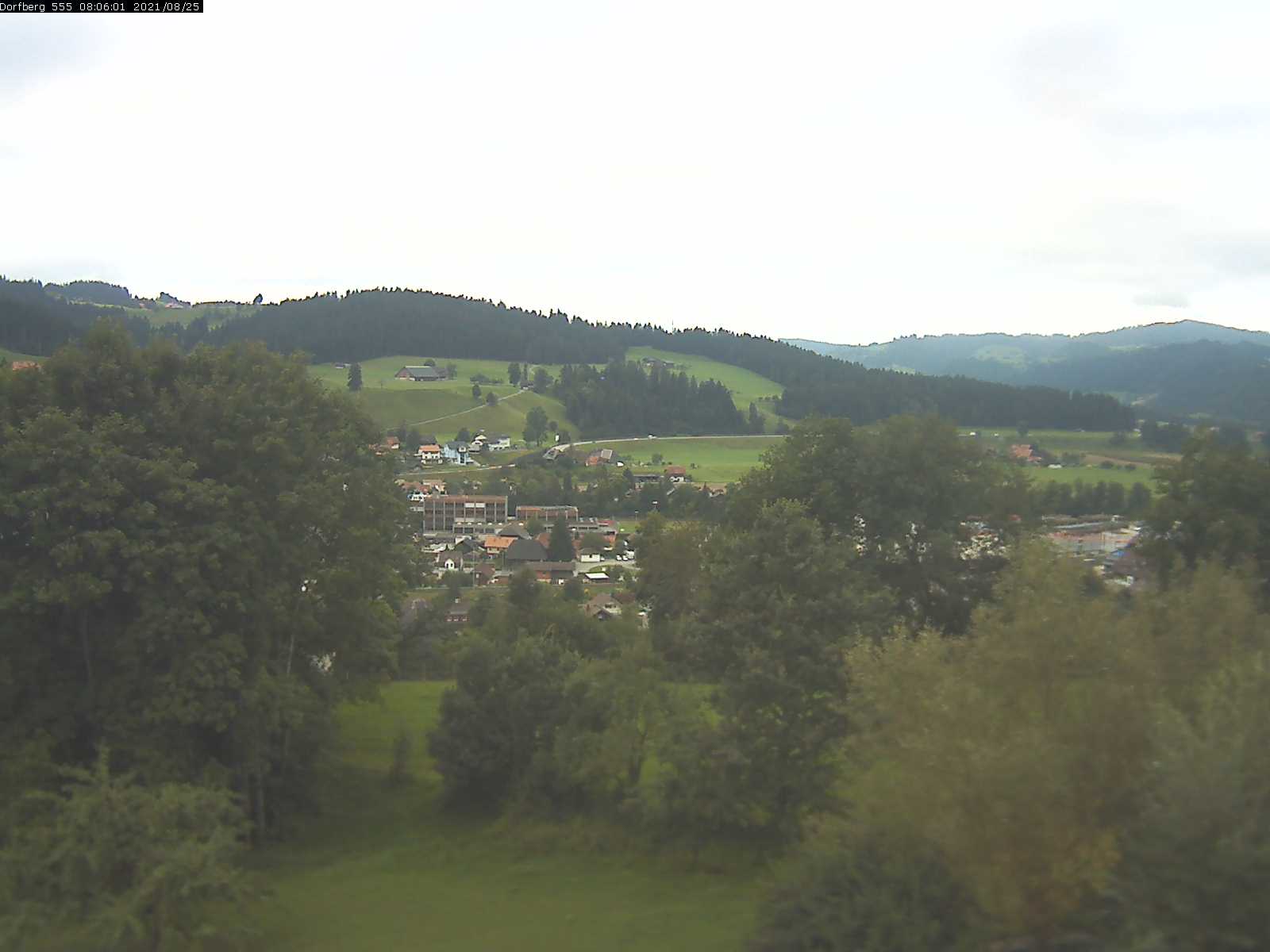 Webcam-Bild: Aussicht vom Dorfberg in Langnau 20210825-080601