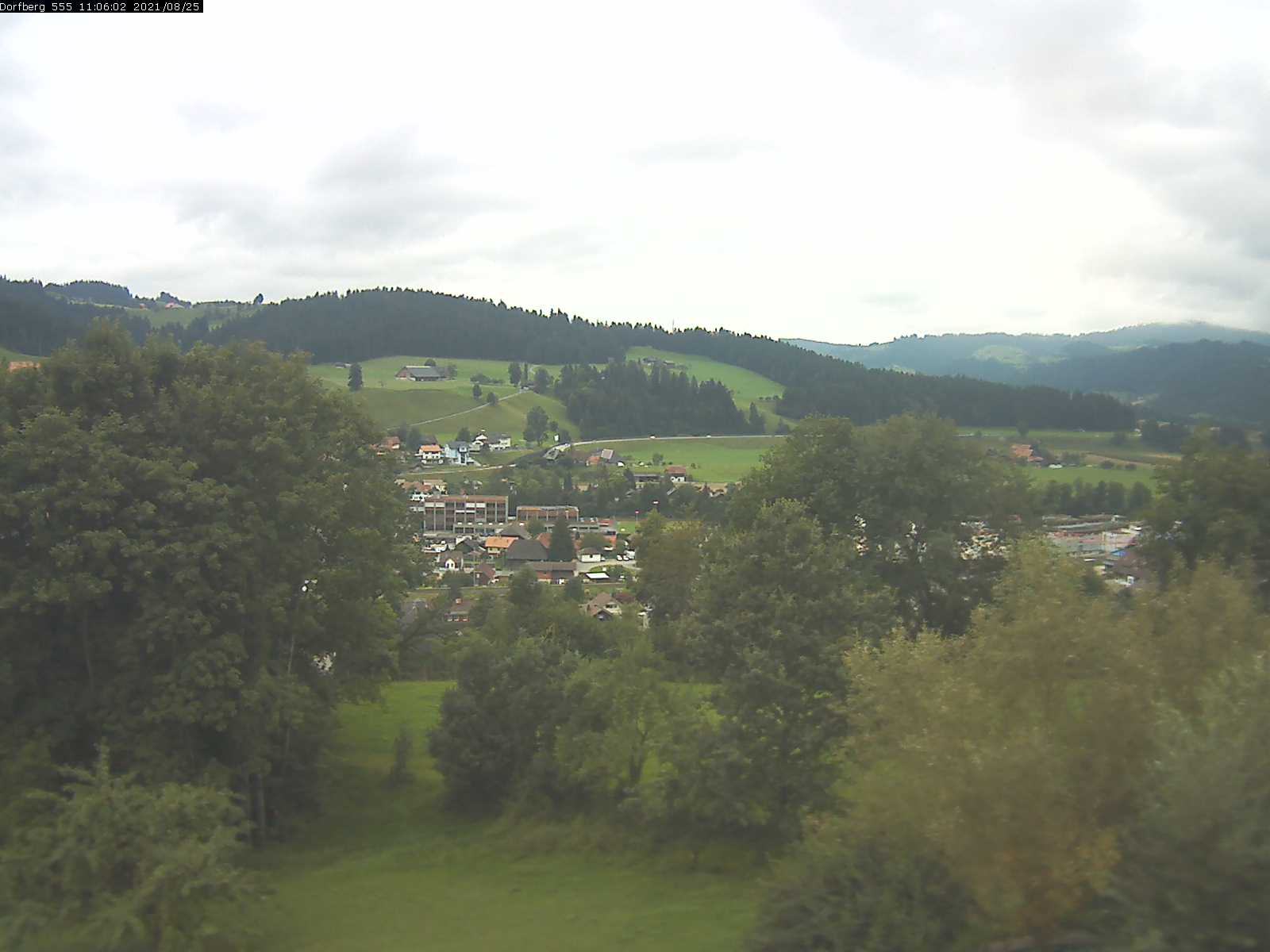 Webcam-Bild: Aussicht vom Dorfberg in Langnau 20210825-110601