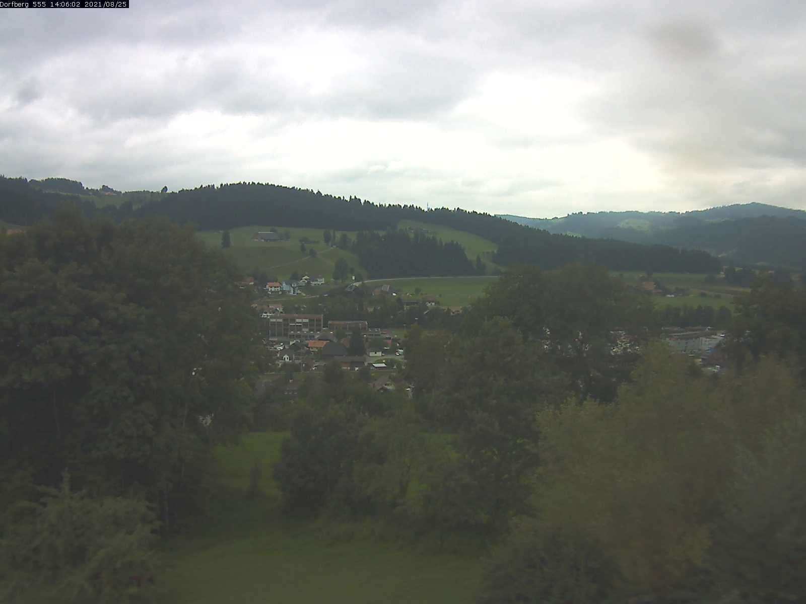 Webcam-Bild: Aussicht vom Dorfberg in Langnau 20210825-140601