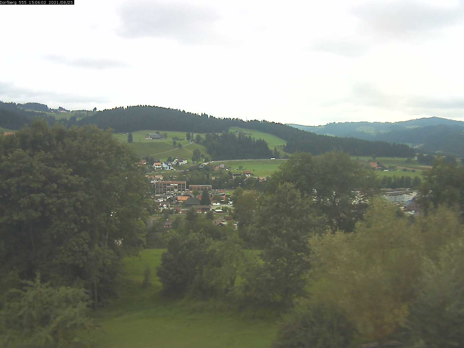 Webcam-Bild: Aussicht vom Dorfberg in Langnau 20210825-150601