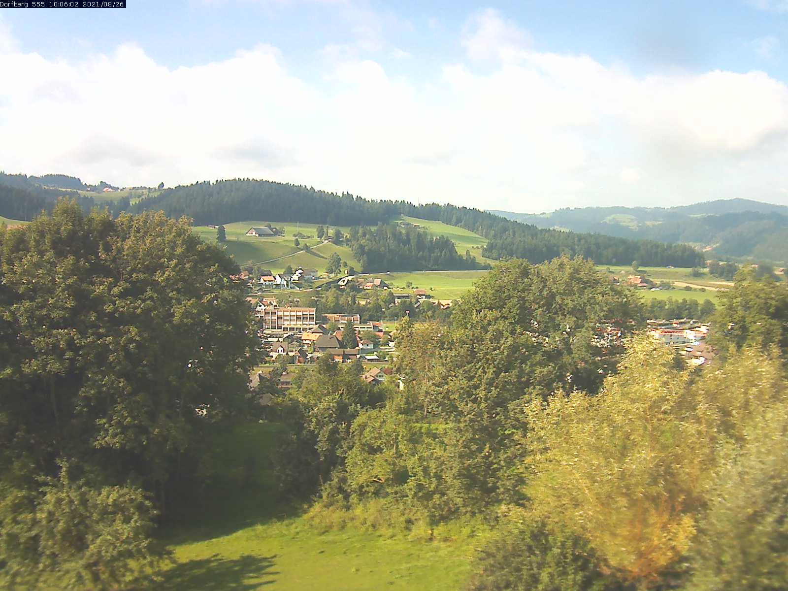 Webcam-Bild: Aussicht vom Dorfberg in Langnau 20210826-100602