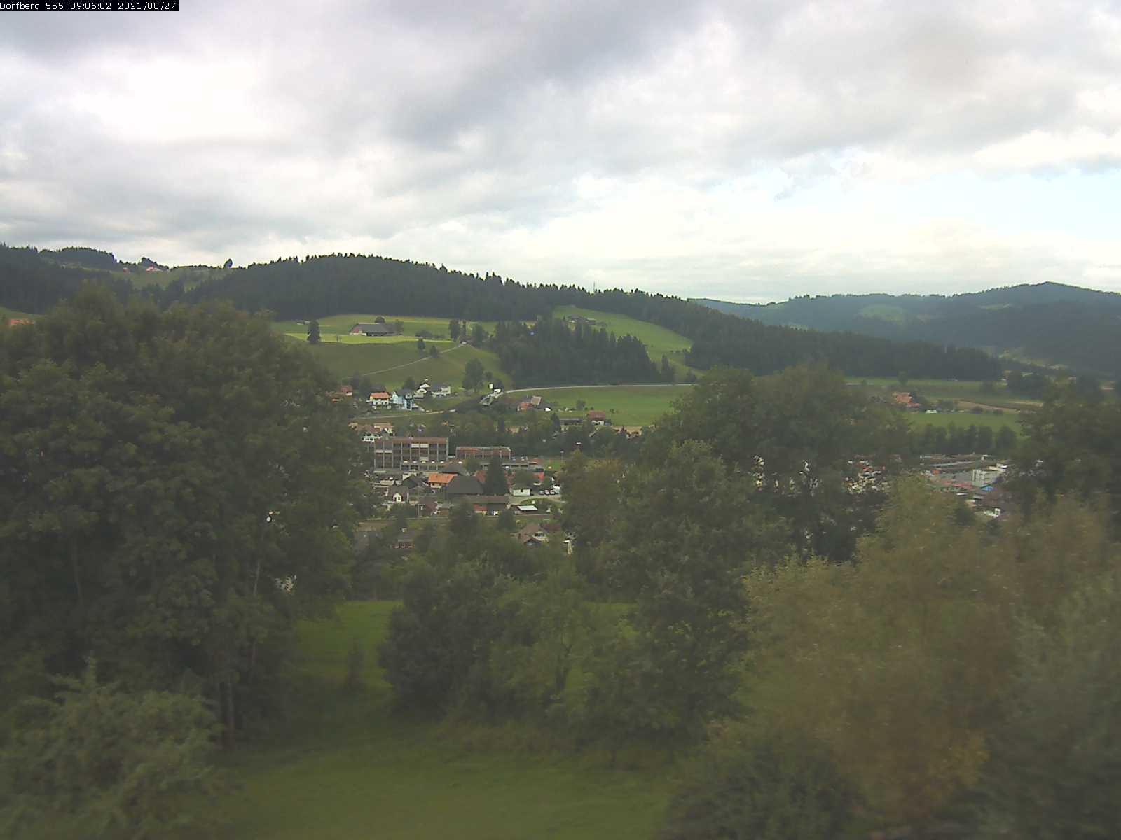 Webcam-Bild: Aussicht vom Dorfberg in Langnau 20210827-090601