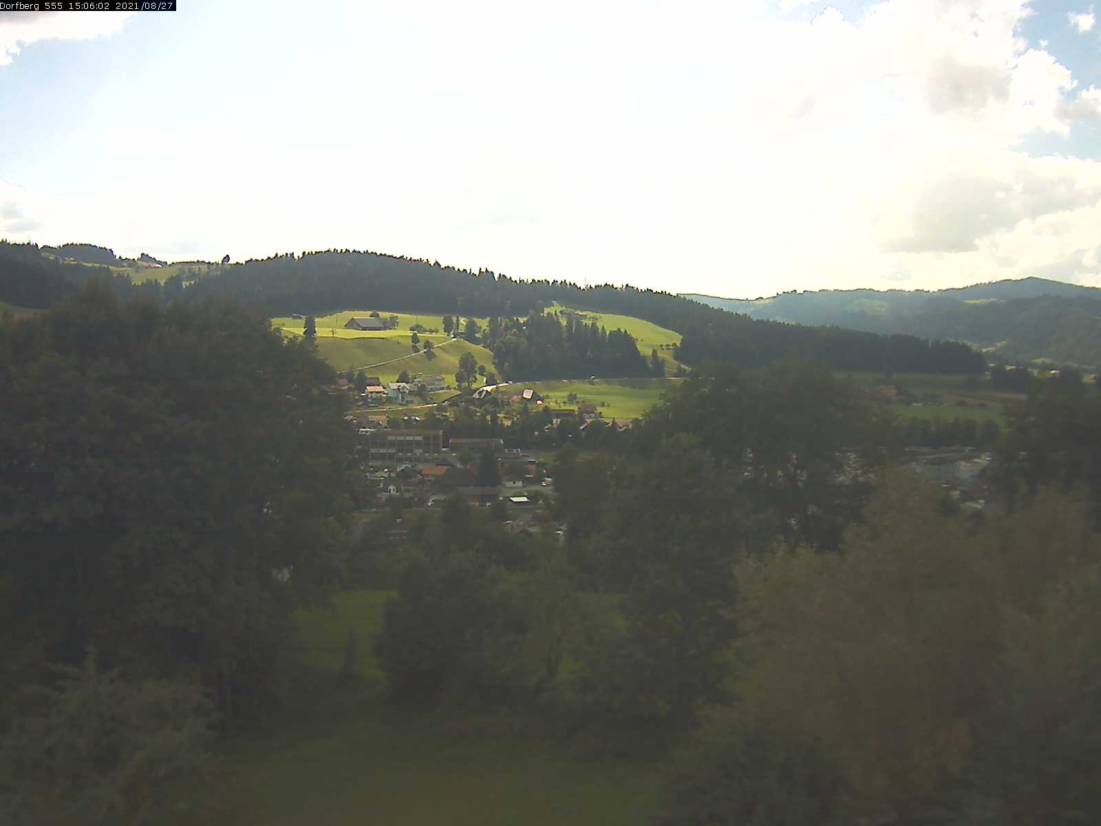 Webcam-Bild: Aussicht vom Dorfberg in Langnau 20210827-150601