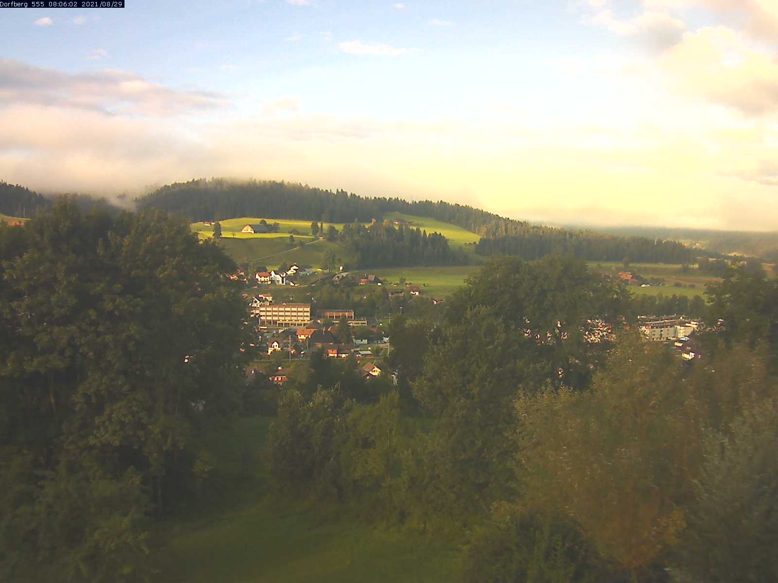 Webcam-Bild: Aussicht vom Dorfberg in Langnau 20210829-080602