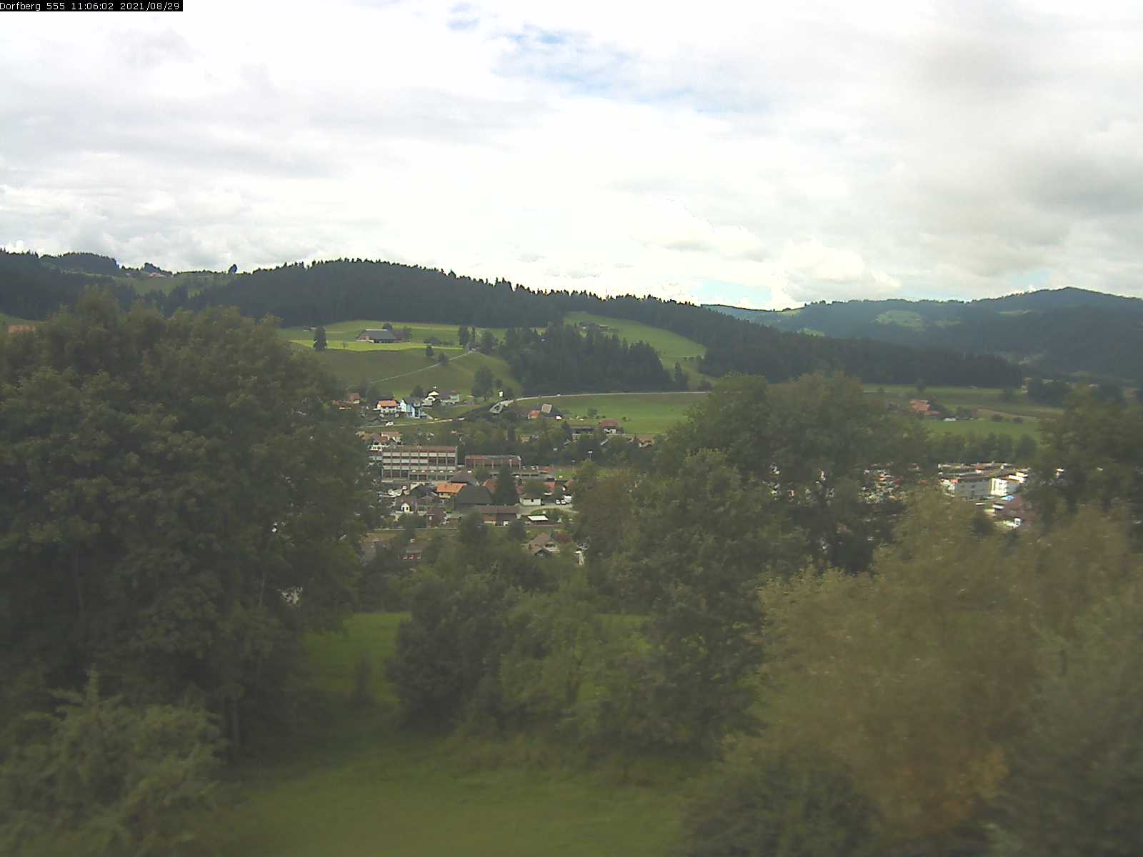 Webcam-Bild: Aussicht vom Dorfberg in Langnau 20210829-110601