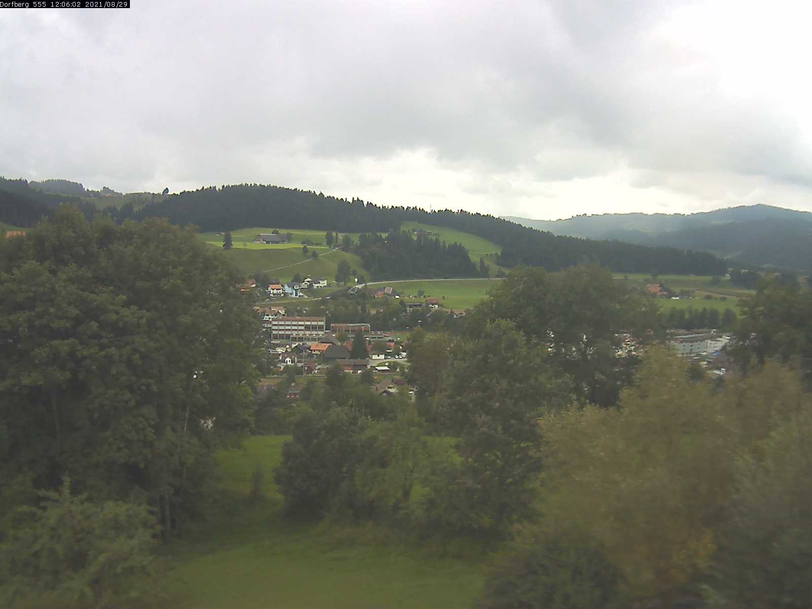 Webcam-Bild: Aussicht vom Dorfberg in Langnau 20210829-120602
