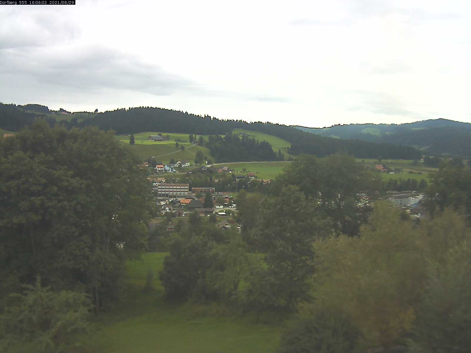 Webcam-Bild: Aussicht vom Dorfberg in Langnau 20210829-160601