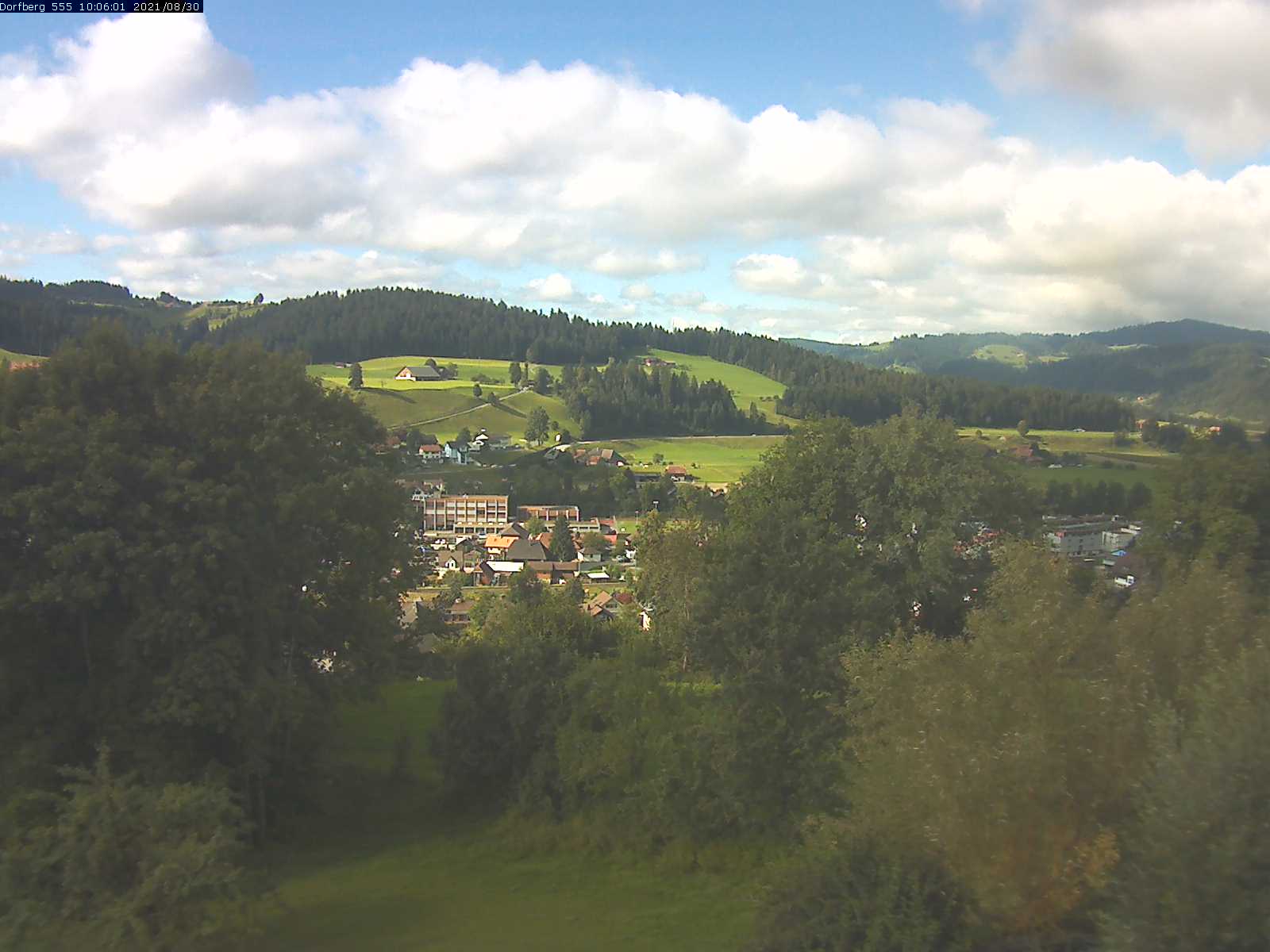 Webcam-Bild: Aussicht vom Dorfberg in Langnau 20210830-100601