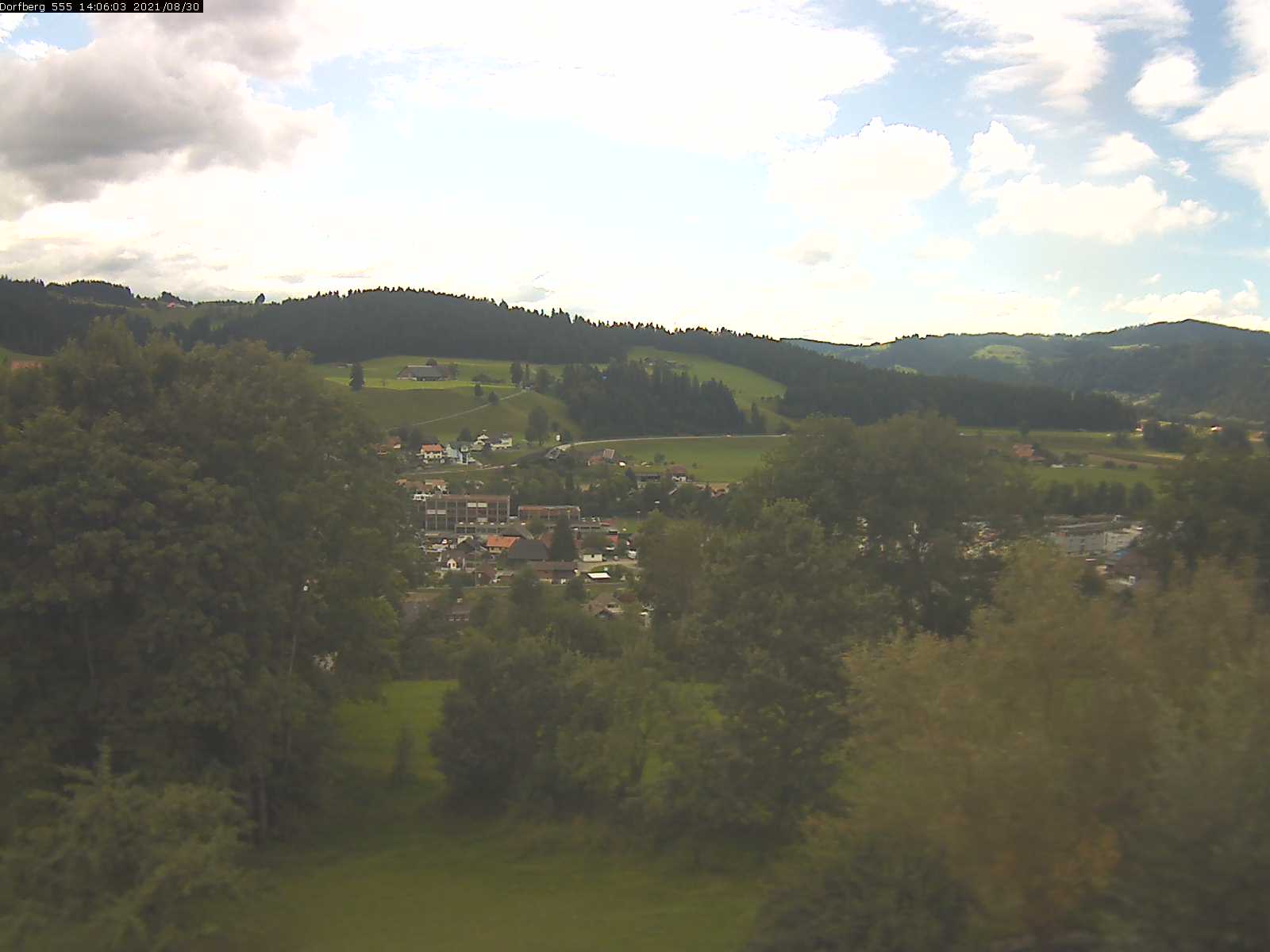 Webcam-Bild: Aussicht vom Dorfberg in Langnau 20210830-140601