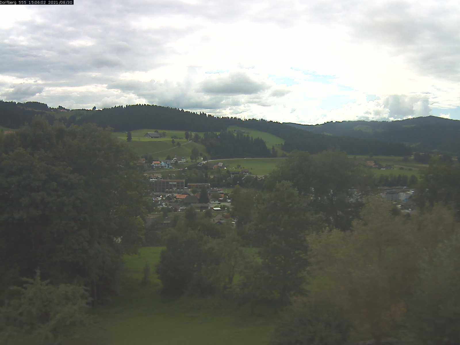Webcam-Bild: Aussicht vom Dorfberg in Langnau 20210830-150601