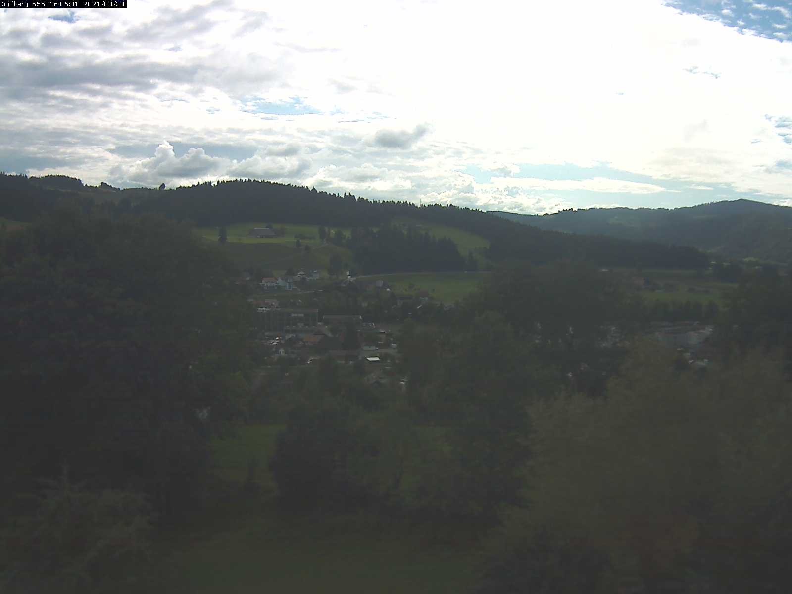 Webcam-Bild: Aussicht vom Dorfberg in Langnau 20210830-160601